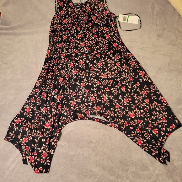 Brand new size Large handkerchief dress. - Picture 5 of 5